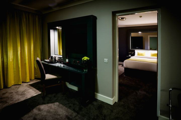 Room 6 of 85