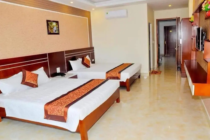 Room 3 of 10