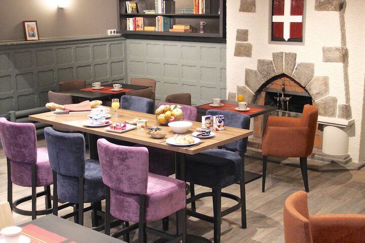 Breakfast/Coffee Service 20 of 35