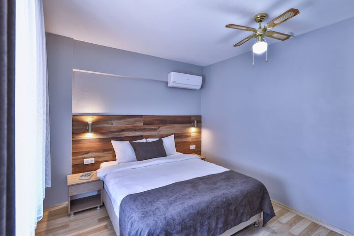 Room 6 of 125