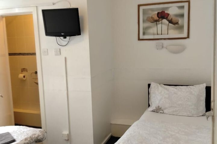 Room 79 of 143
