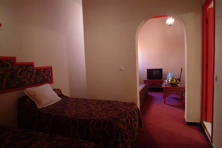 Room 17 of 98