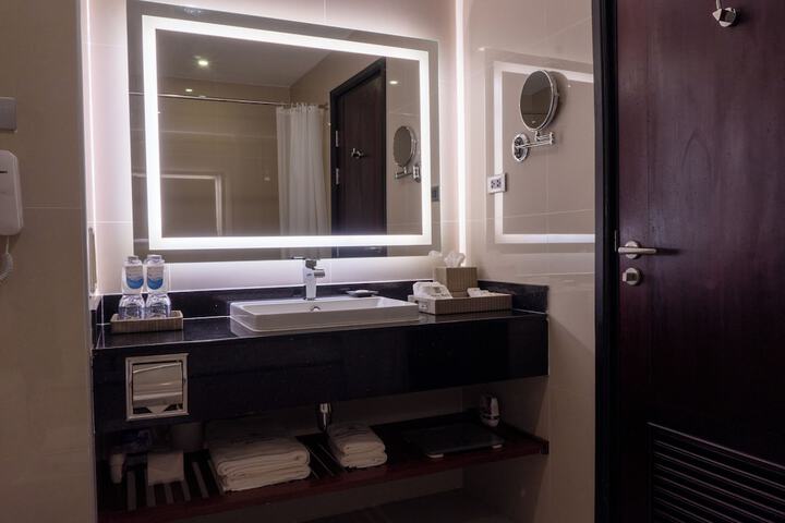 Room 50 of 100