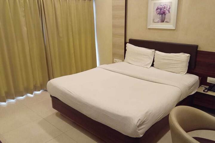 Room 2 of 4