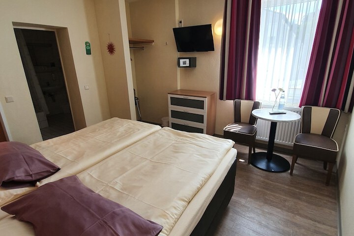 Room 9 of 46