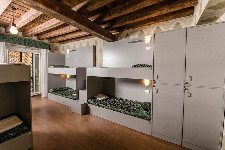Room 14 of 35
