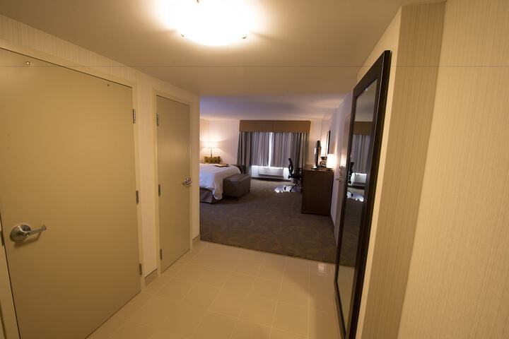 Room 18 of 90