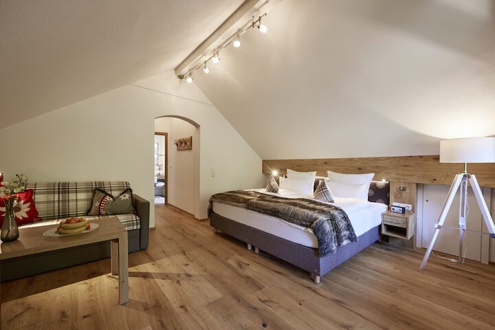 Room 9 of 48