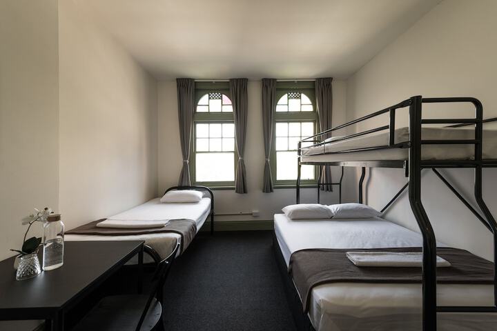 Room 15 of 44