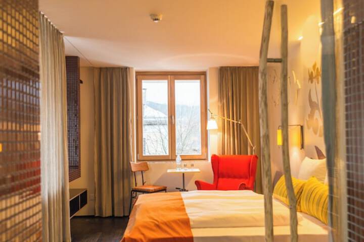 Room 76 of 159