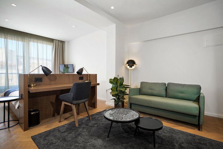 Room 22 of 45
