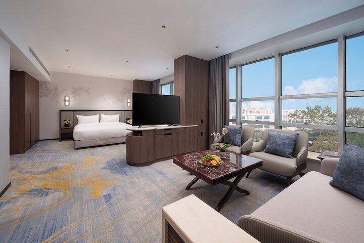 Room 17 of 32