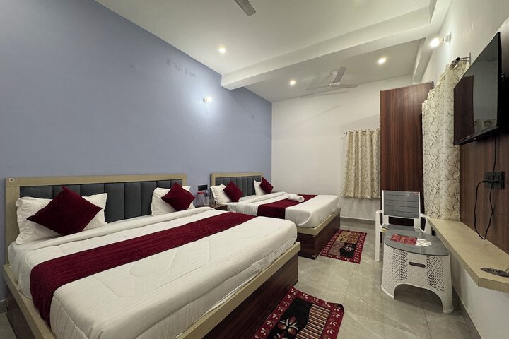 Room 14 of 25