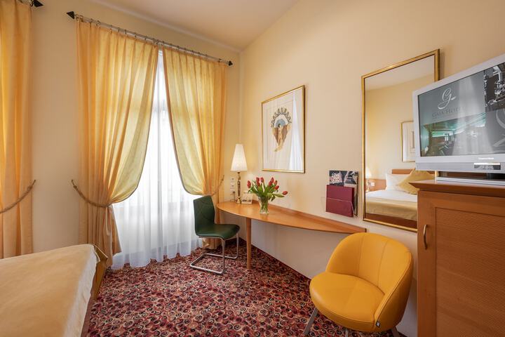 Room 35 of 132