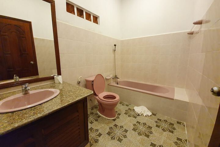 Room 14 of 38