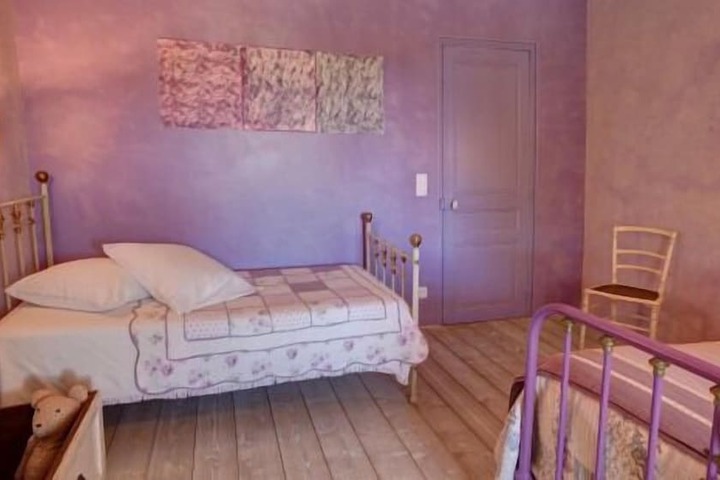 Room 17 of 121