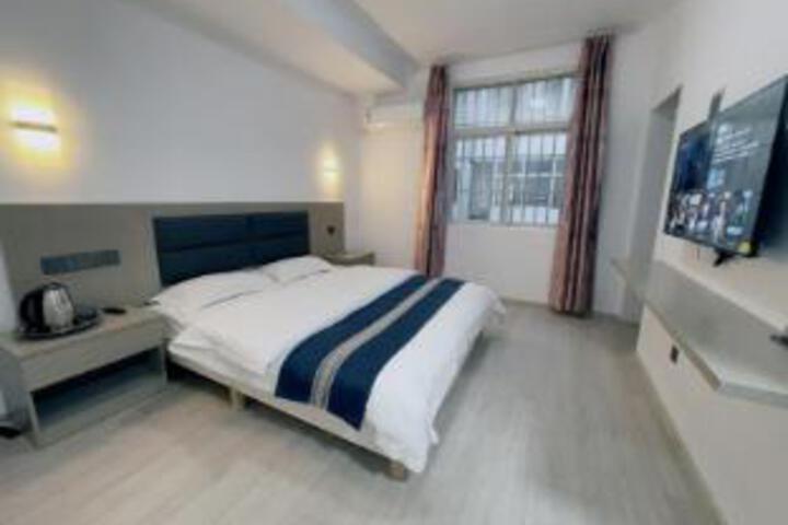 Room 3 of 5
