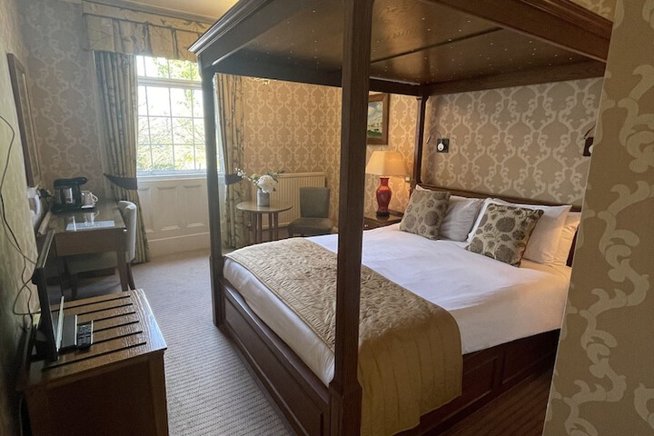 Room 21 of 149