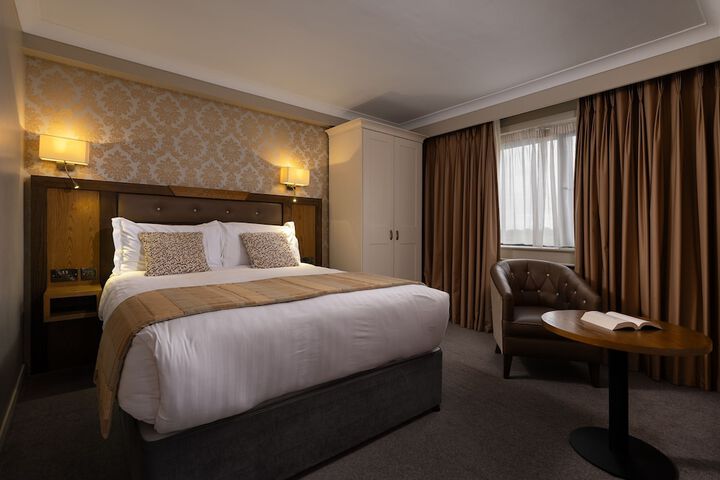 Room 33 of 68
