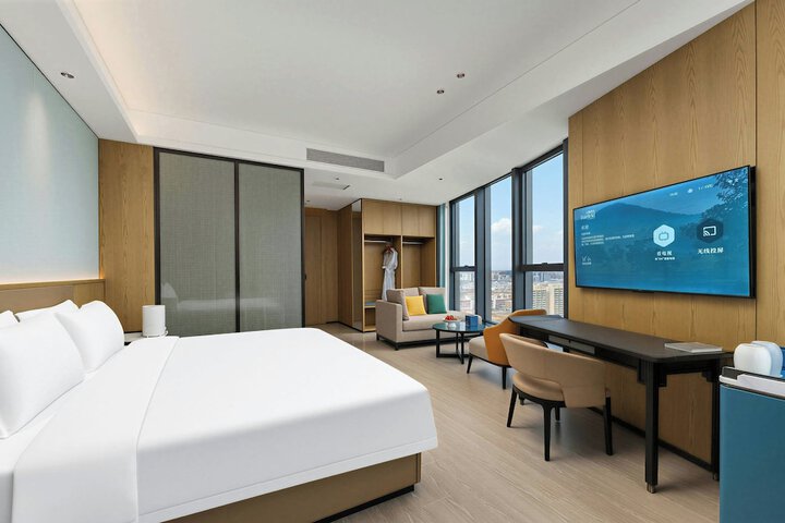 Room 7 of 17