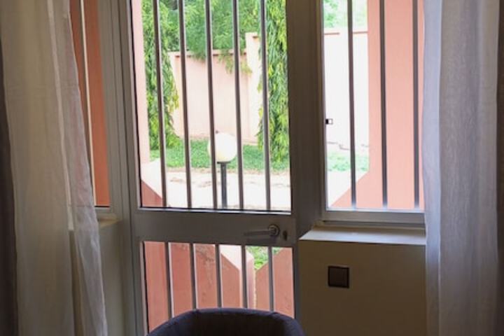 Room 9 of 34