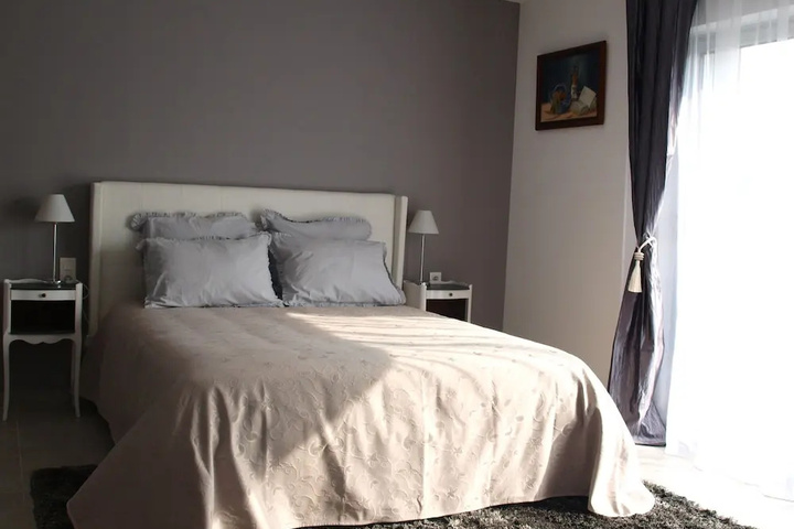 Room 3 of 6