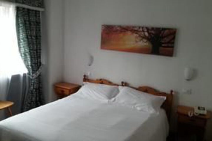 Room 11 of 21