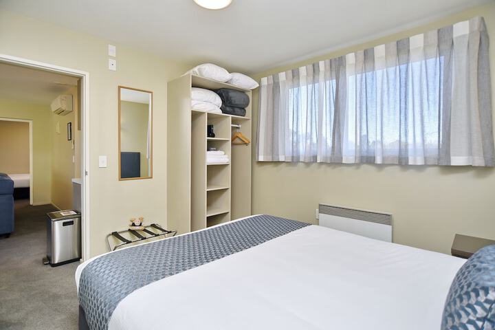Room 45 of 196