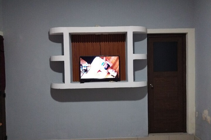 Room 12 of 32