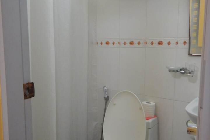 Room 11 of 17