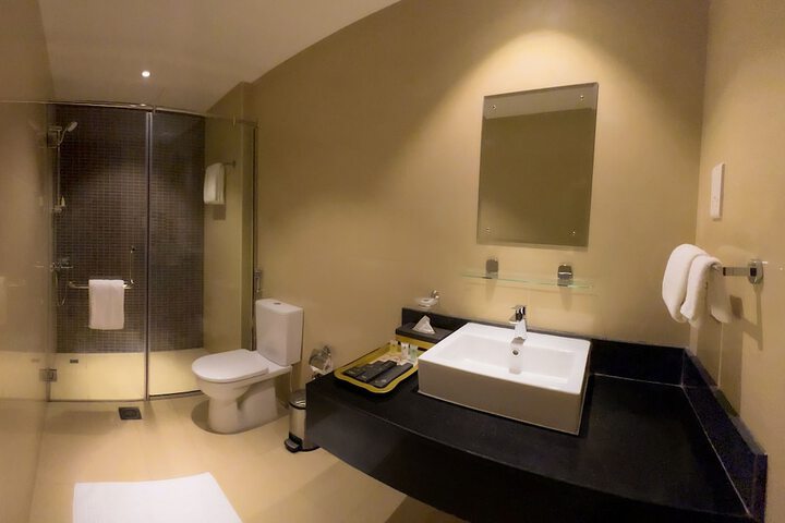 Room 36 of 83