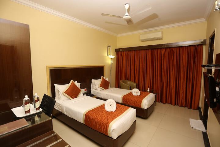 Room 6 of 23