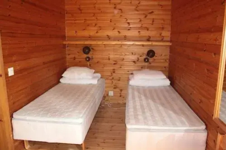 Room 3 of 9