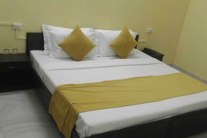 Room 5 of 13