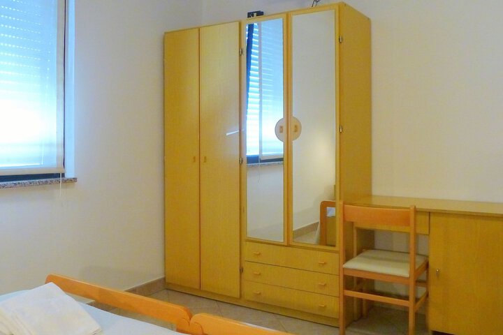 Room 7 of 24