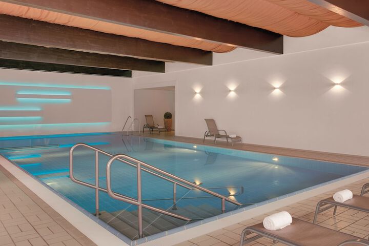 Hotel Pool