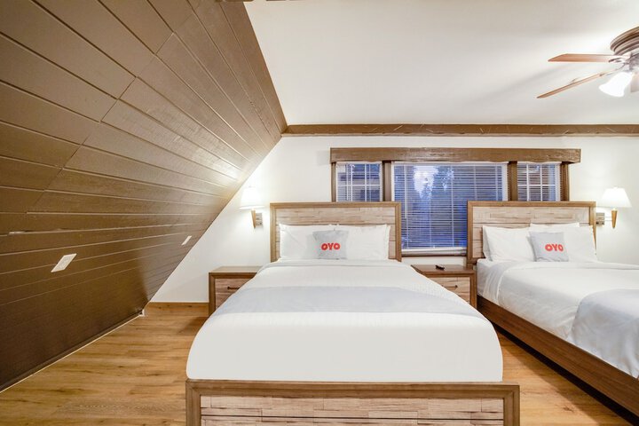 Deluxe 2 Queen Beds (1 of 20)