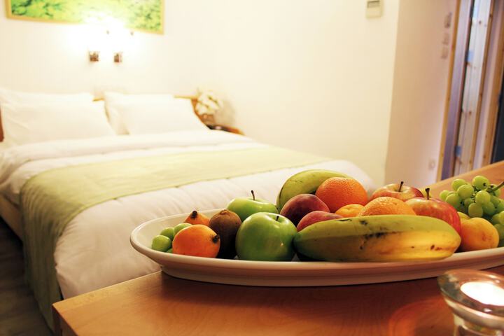 Room 10 of 29
