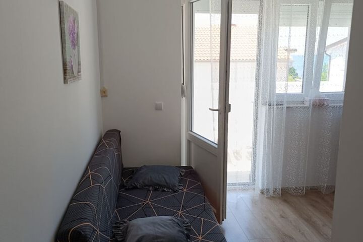 Room 5 of 15