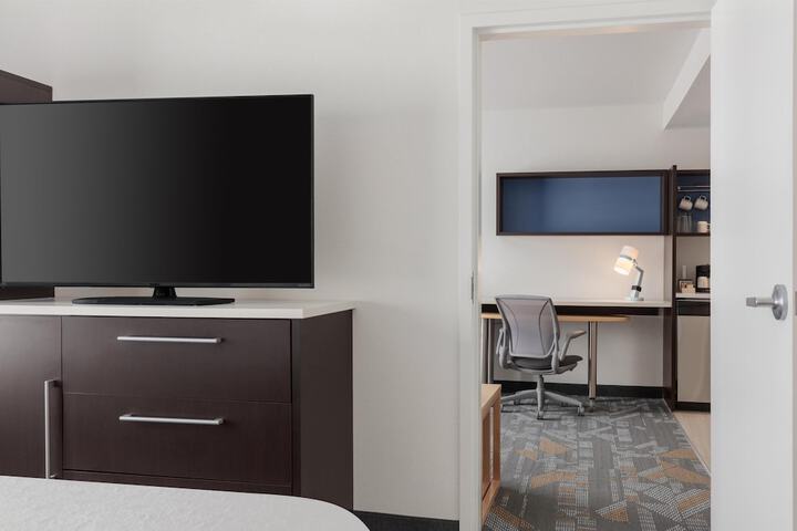 Room 8 of 42