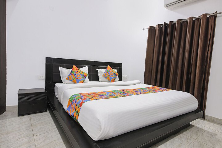 Room 5 of 31
