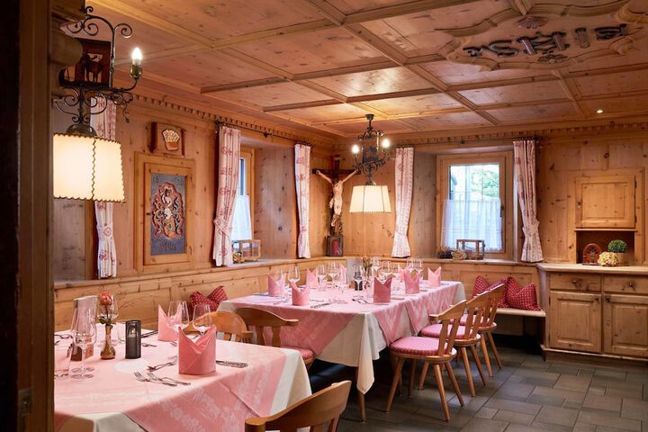 Dining 134 of 204