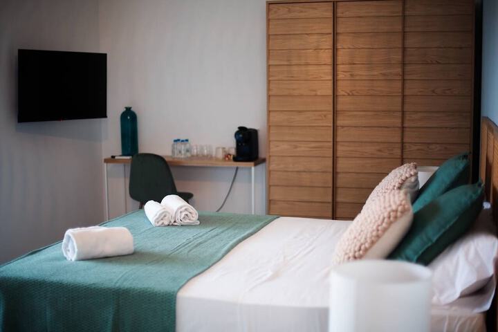 Room 7 of 27