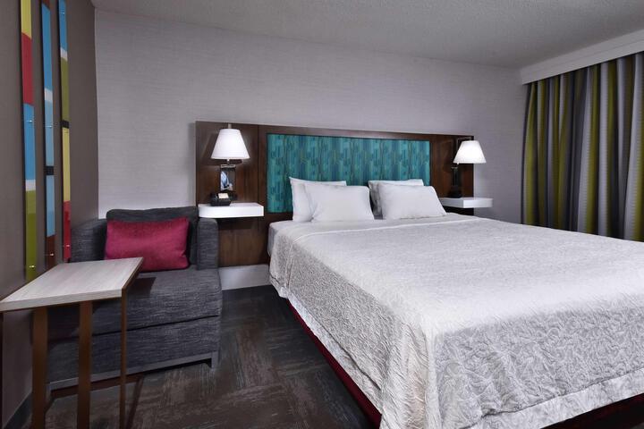 1 King Bed (12 of 16)