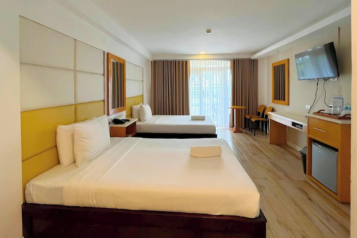 Room 10 of 109
