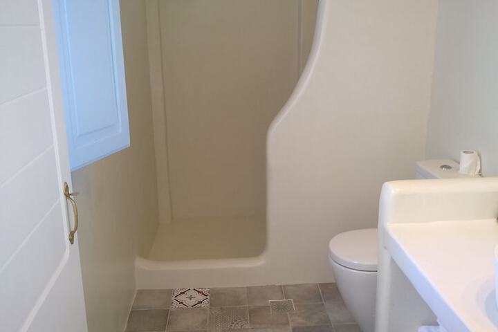 Room 42 of 46