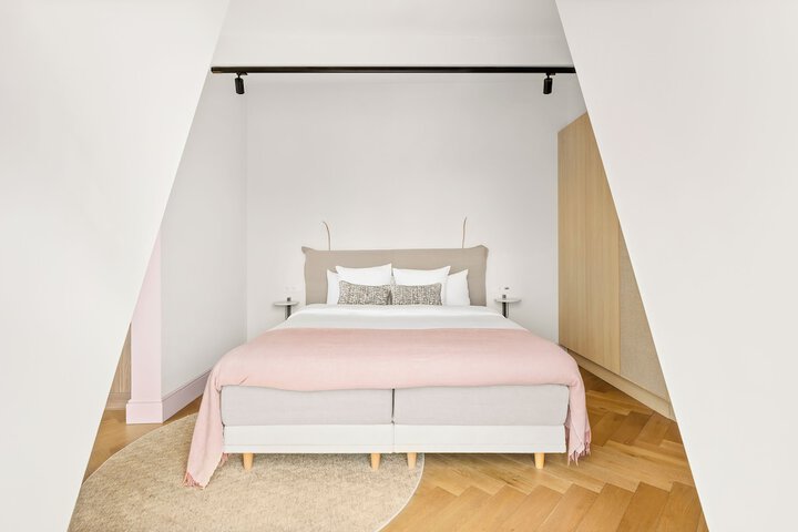 Room 5 of 71