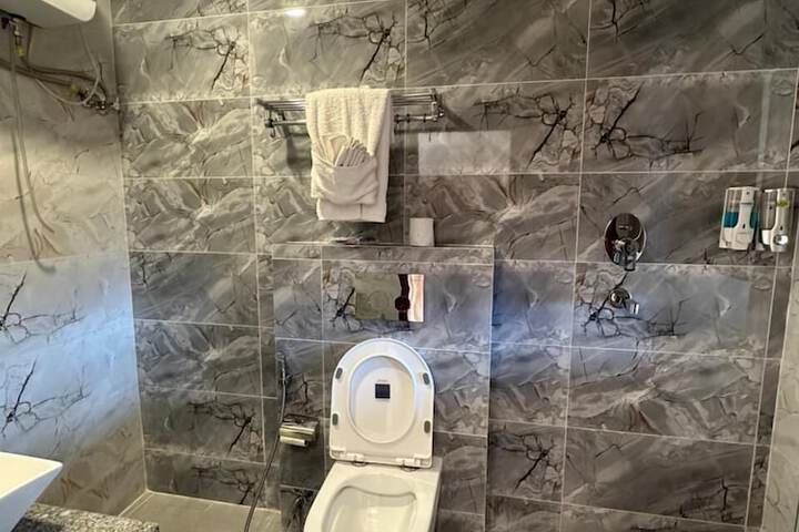 Room 5 of 26