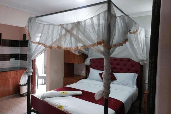 Room 7 of 19