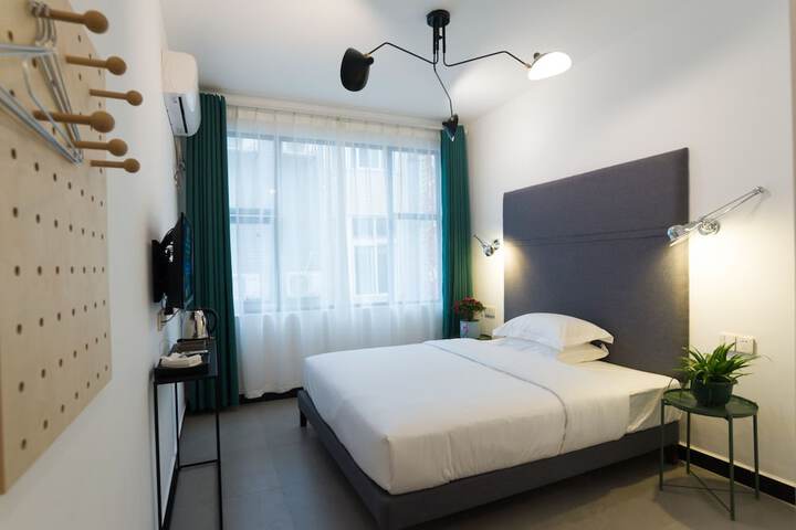 Room 21 of 41